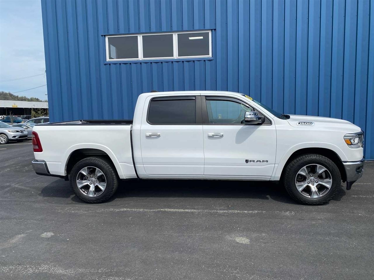 RAM 1500 Laramie Crew Cab SWB 4WD 2022