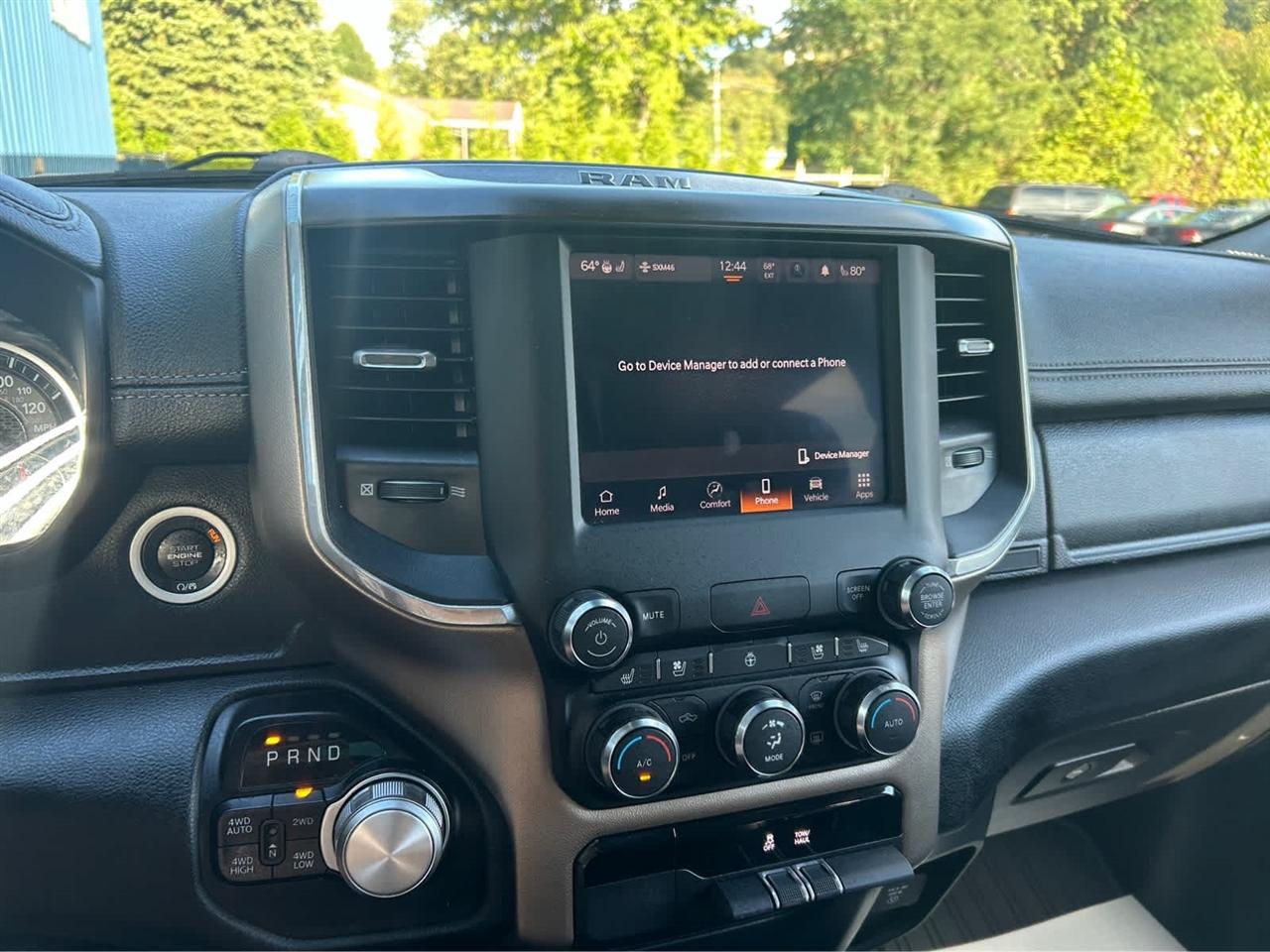 RAM 1500 Laramie Crew Cab SWB 4WD 2022