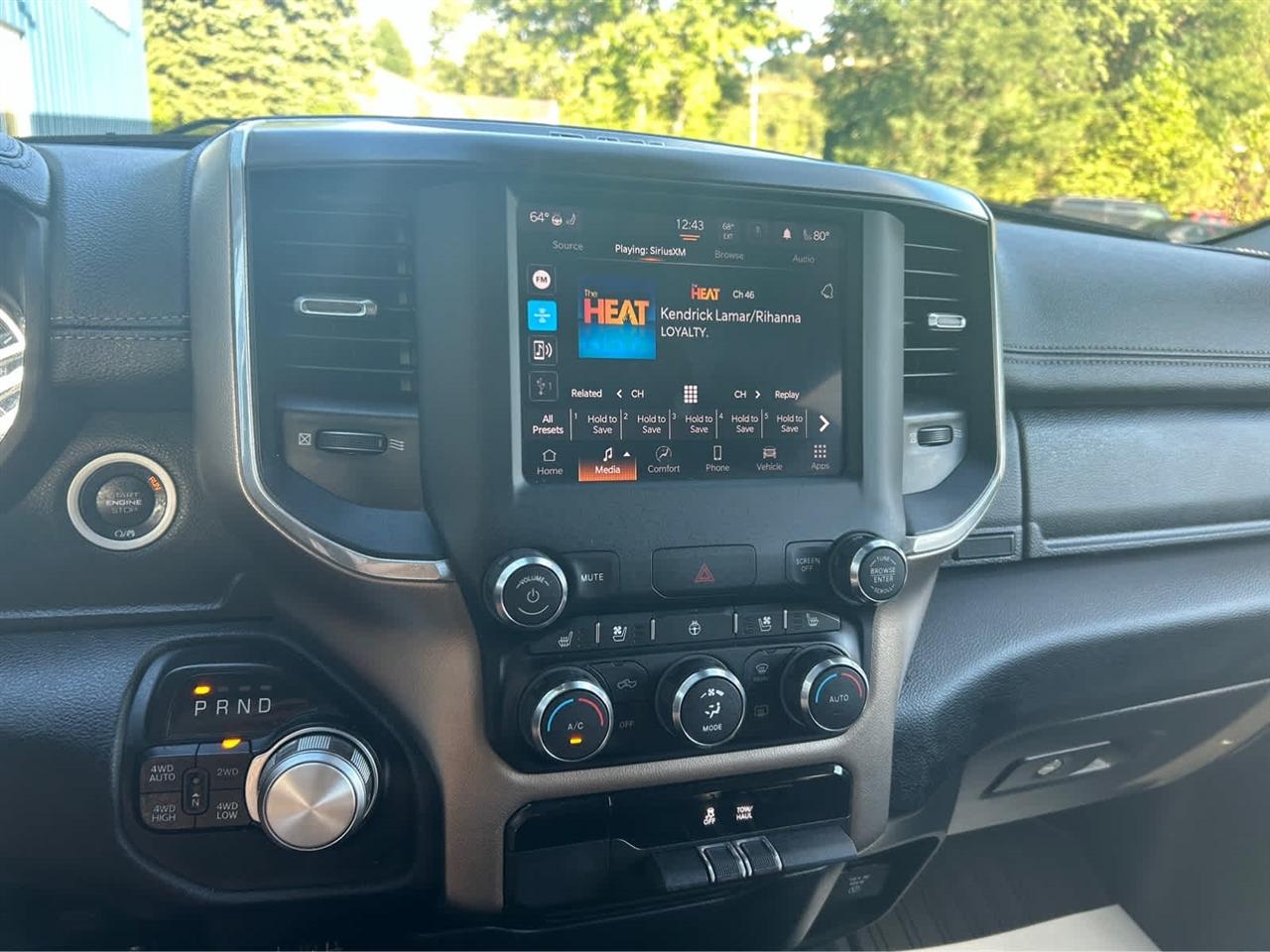 RAM 1500 Laramie Crew Cab SWB 4WD 2022