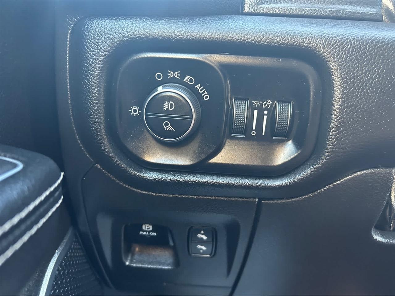 RAM 1500 Laramie Crew Cab SWB 4WD 2022