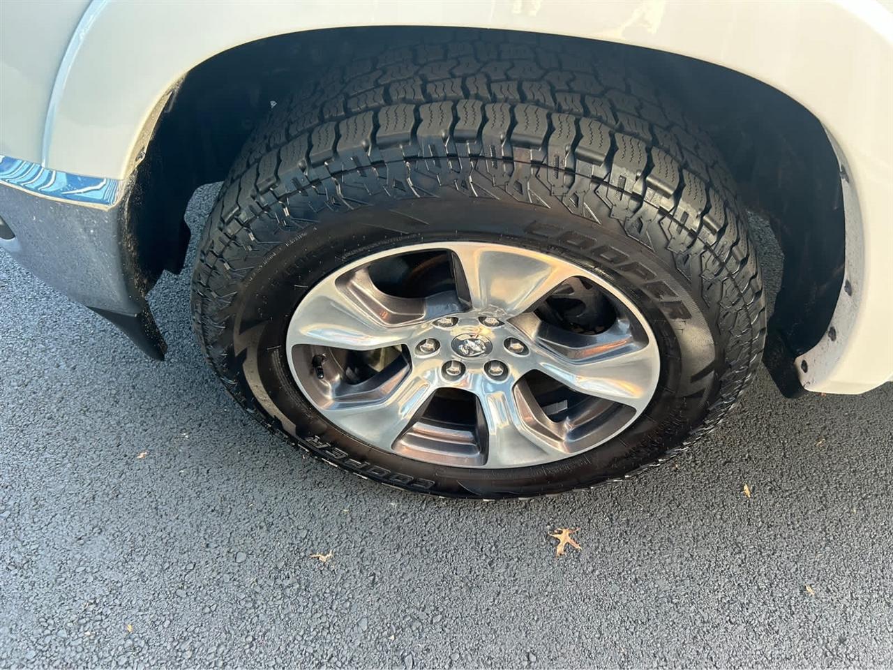 RAM 1500 Laramie Crew Cab SWB 4WD 2022