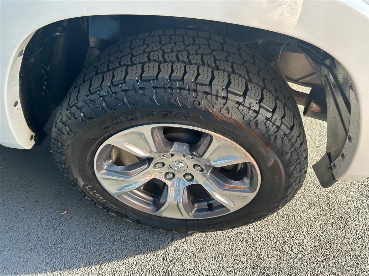 RAM 1500 Laramie Crew Cab SWB 4WD 2022