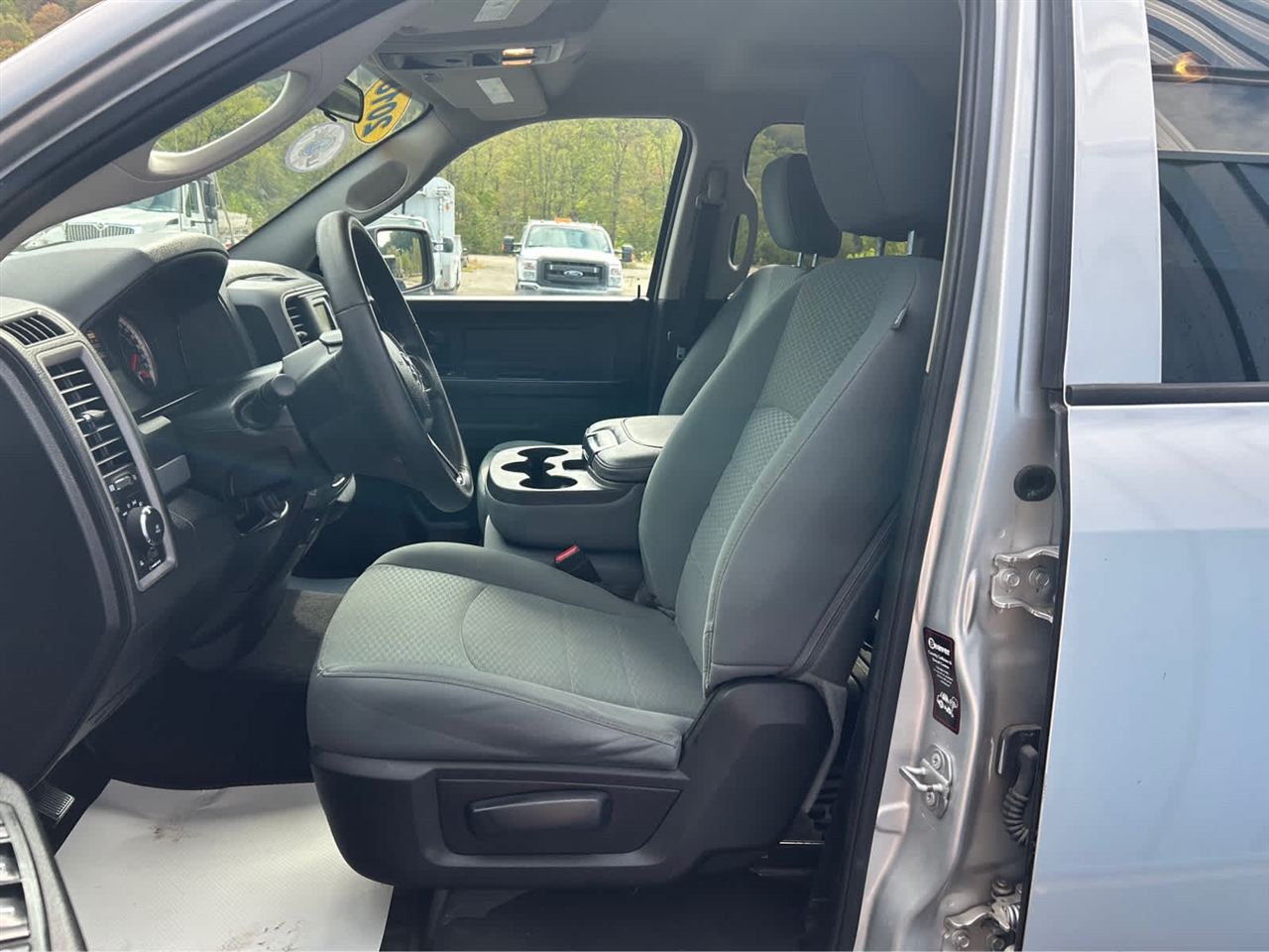 2018 Ram 1500 Express photo 9