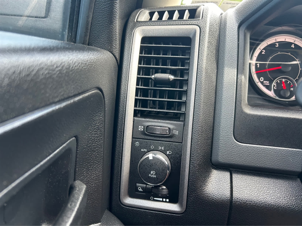 2018 Ram 1500 Express photo 19
