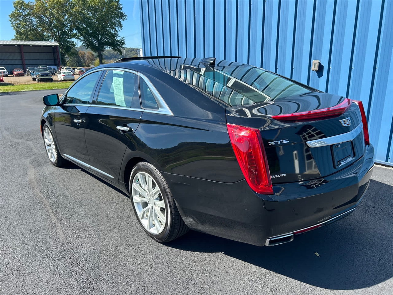 2017 Cadillac XTS Luxury photo 2