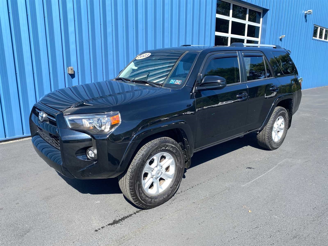 2023 Toyota 4Runner SR5 4WD photo 2