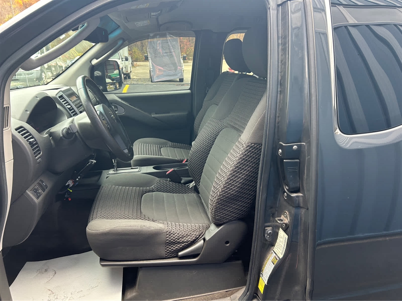 Nissan Frontier 4WD King Cab Auto SV 2011 Nissan Frontier 4WD King Cab Auto SV 2011