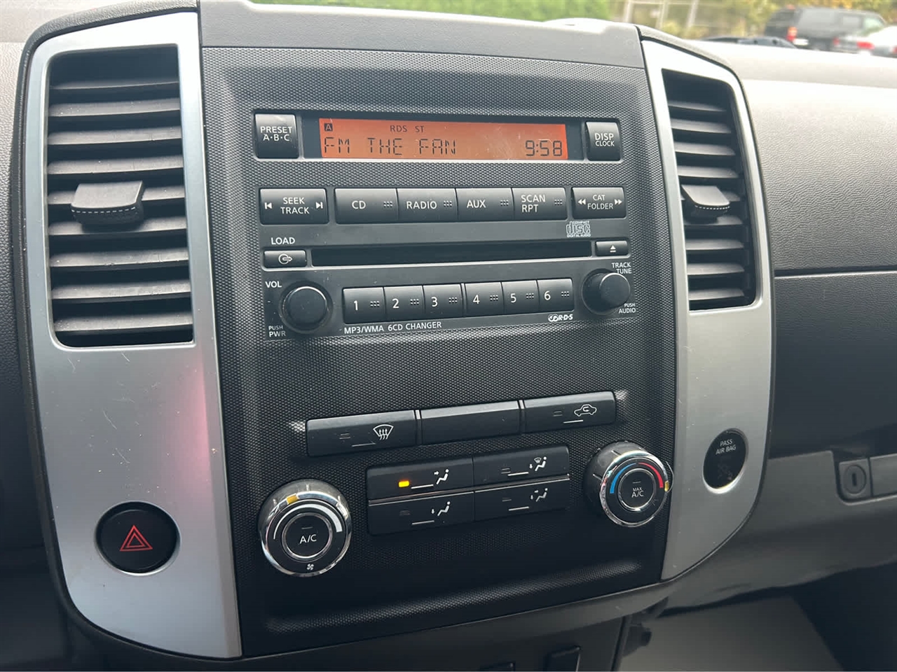 Nissan Frontier 4WD King Cab Auto SV 2011 Nissan Frontier 4WD King Cab Auto SV 2011