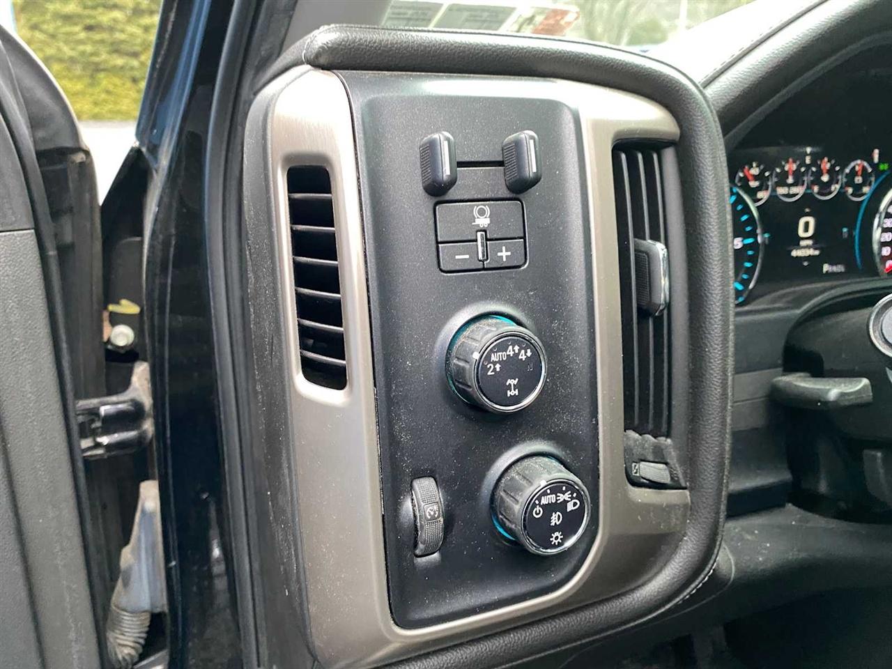 GMC Sierra 1500 Denali Crew Cab 4WD 2017