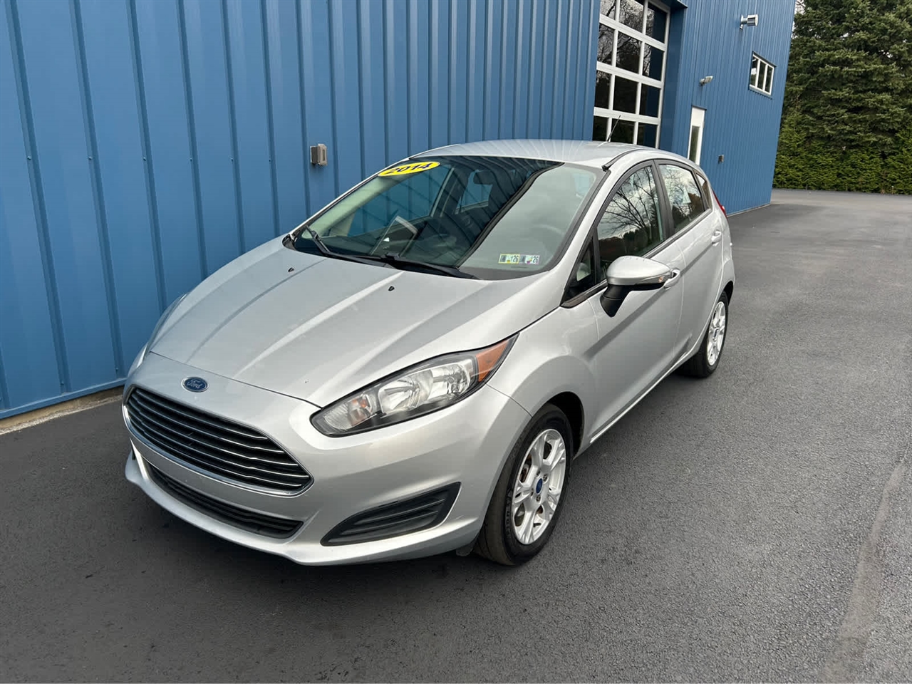 2014 Ford Fiesta SE photo 2