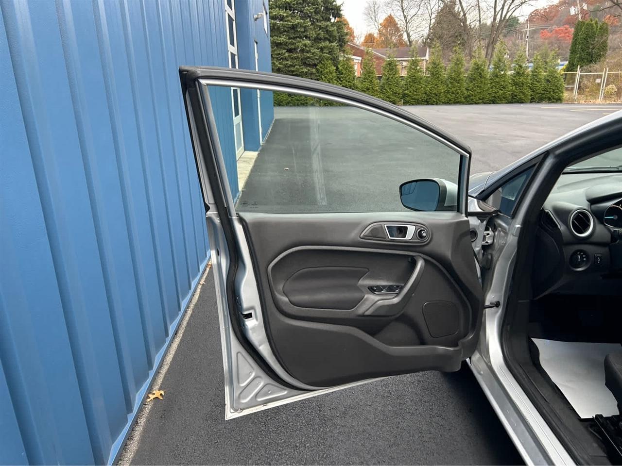 Ford Fiesta SE Hatchback 2014
