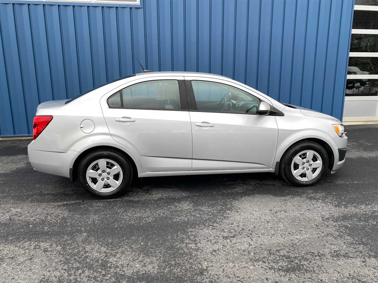 Chevrolet Sonic LS Auto Sedan 2013