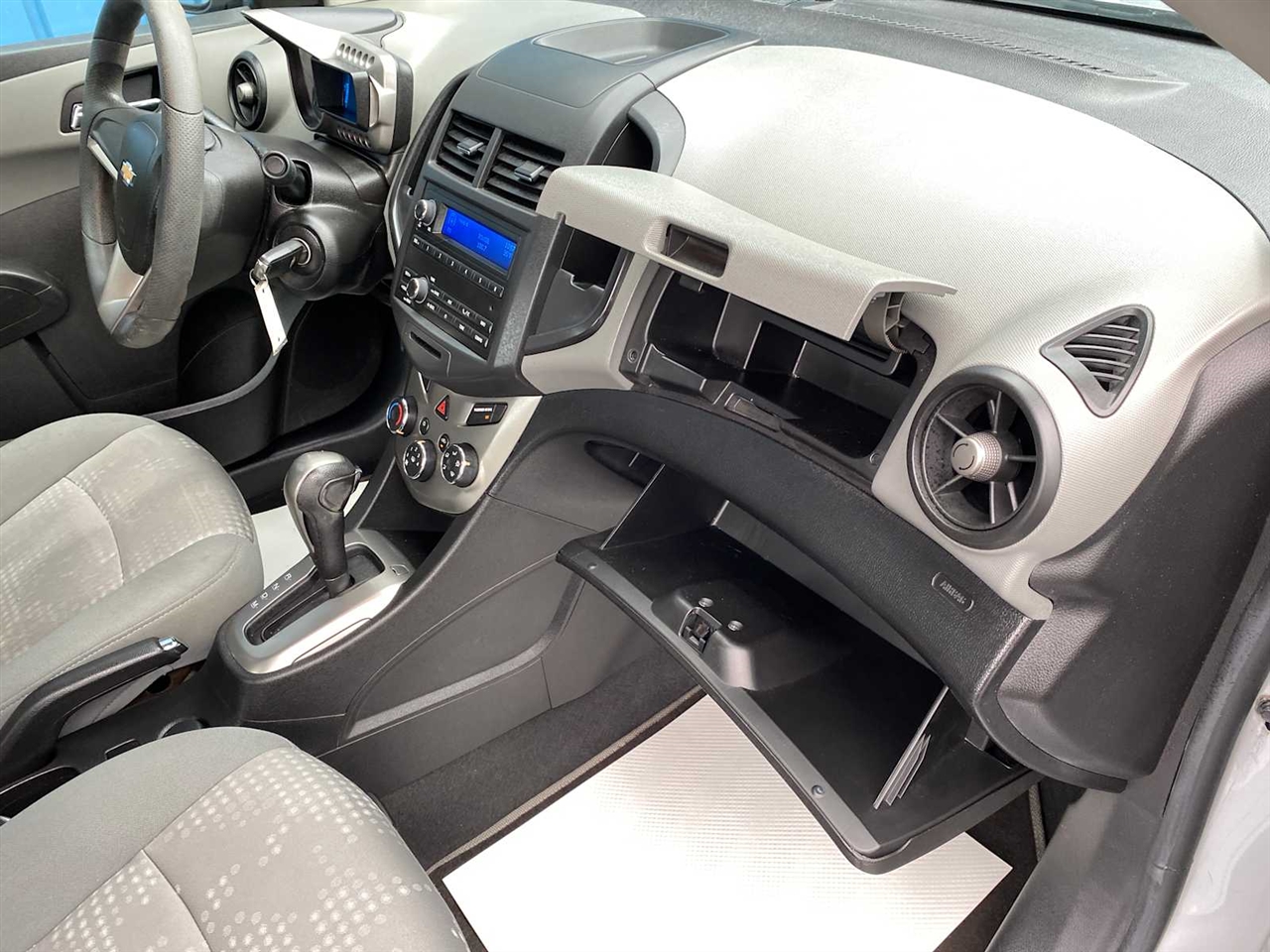 Chevrolet Sonic LS Auto Sedan 2013