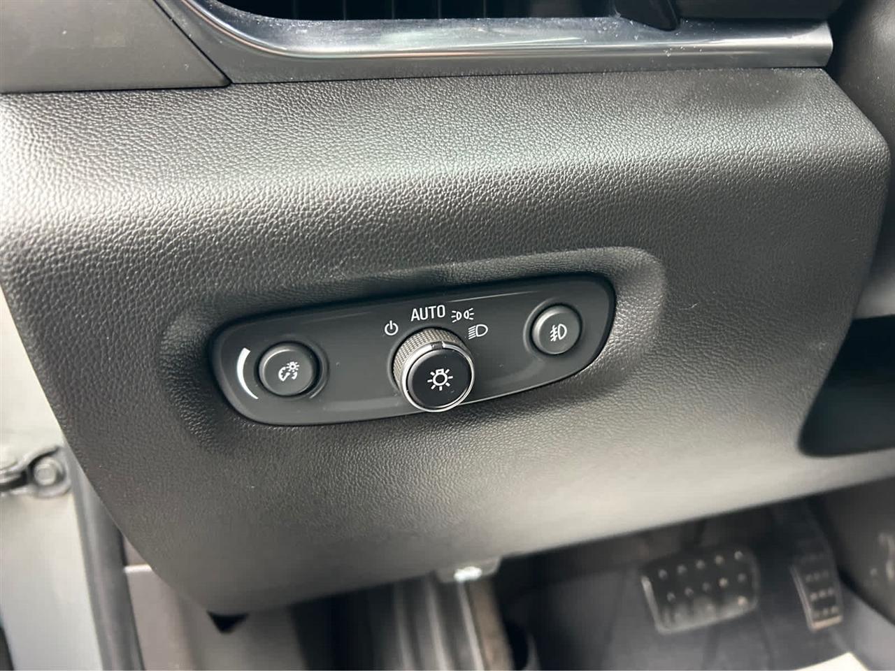 Chevrolet Traverse LT 4D SUV AWD 2019