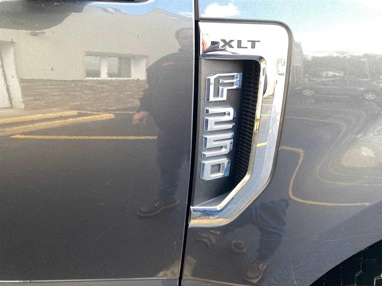 Ford F-250 SD XLT Crew Cab 4WD 2020