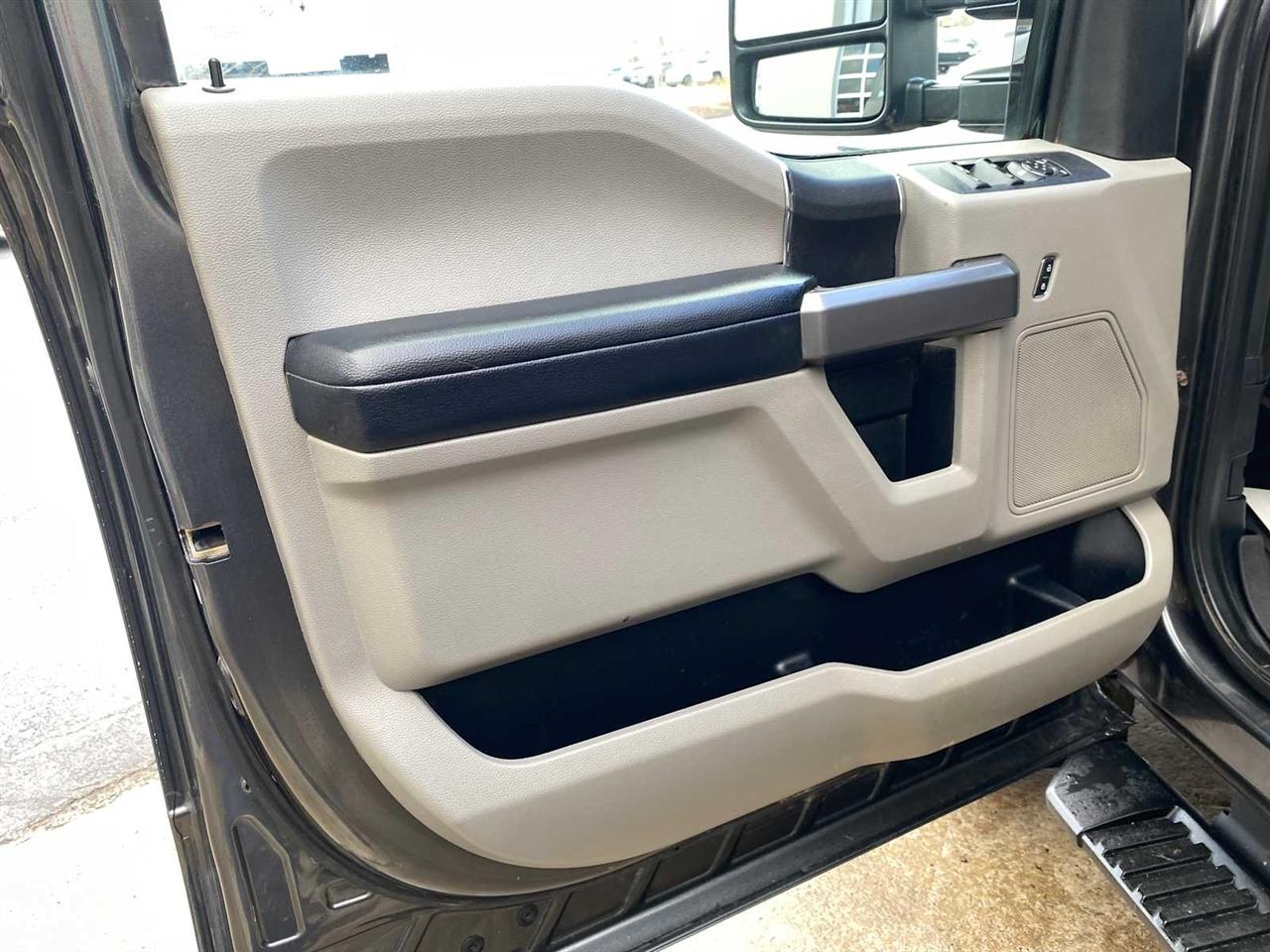 Ford F-250 SD XLT Crew Cab 4WD 2020
