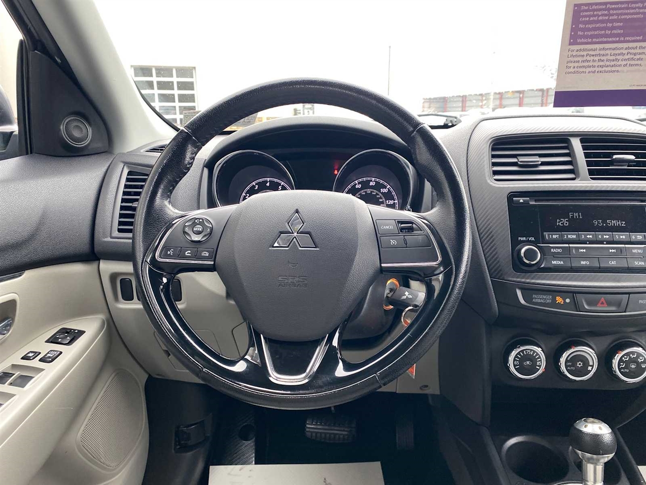 Mitsubishi Outlander Sport 2.0 ES 4WD CVT 2017