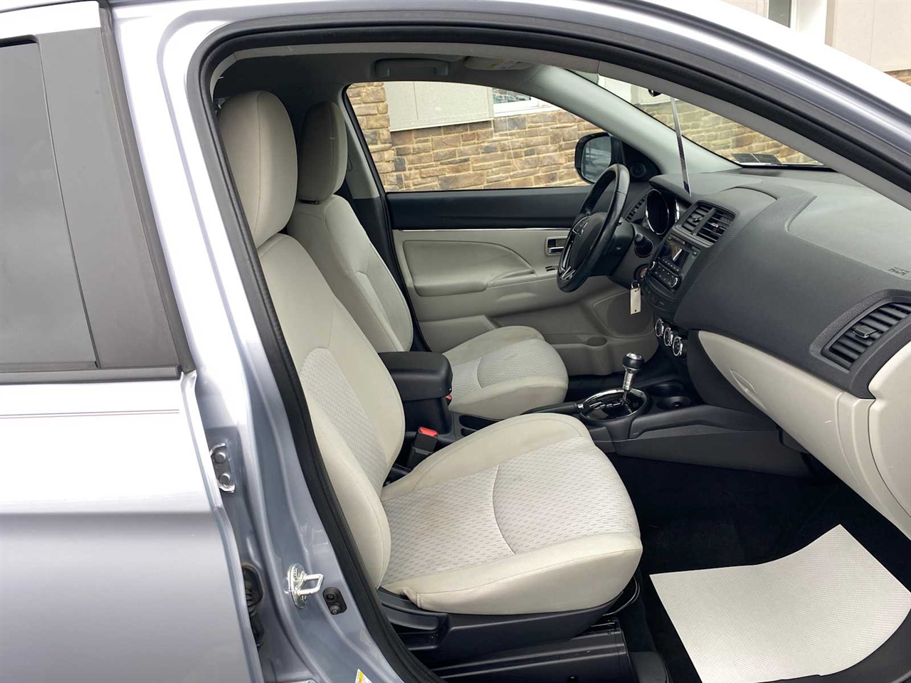 Mitsubishi Outlander Sport 2.0 ES 4WD CVT 2017