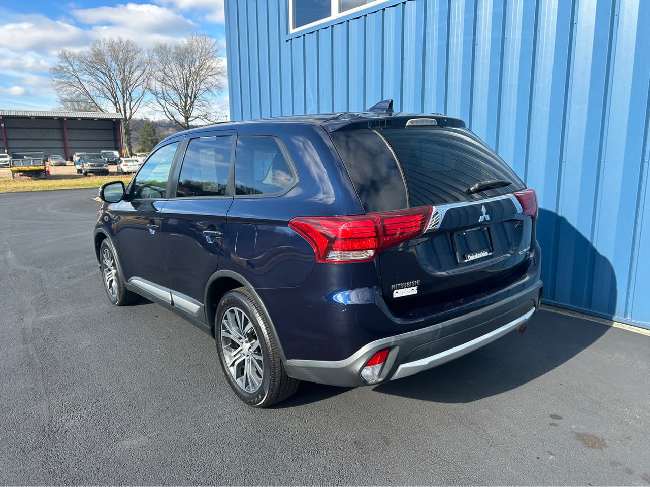 2017 Mitsubishi Outlander SEL photo 3