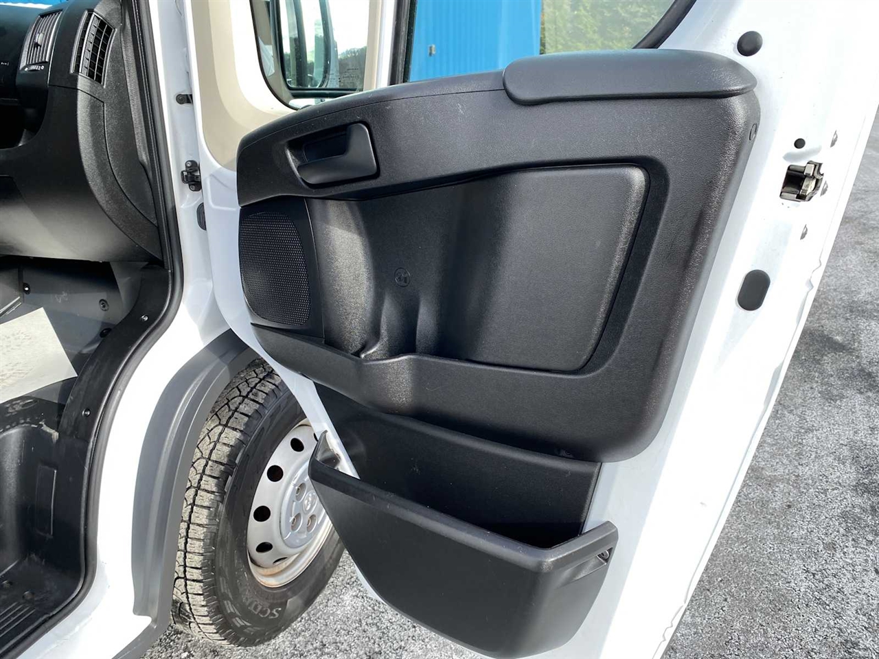 RAM Promaster 1500 Low Roof Tradesman 136-in. WB 2017