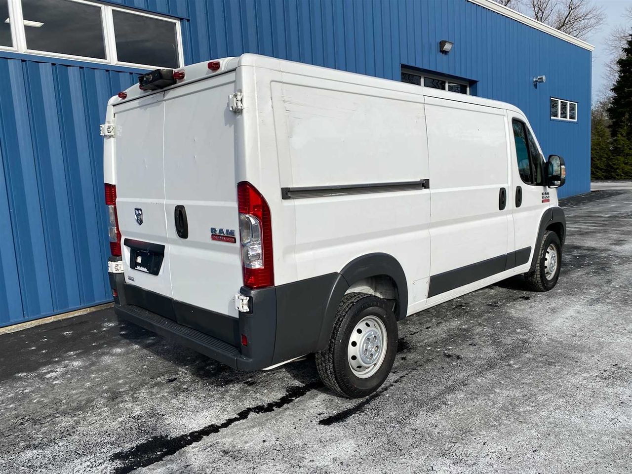 RAM Promaster 1500 Low Roof Tradesman 136-in. WB 2017