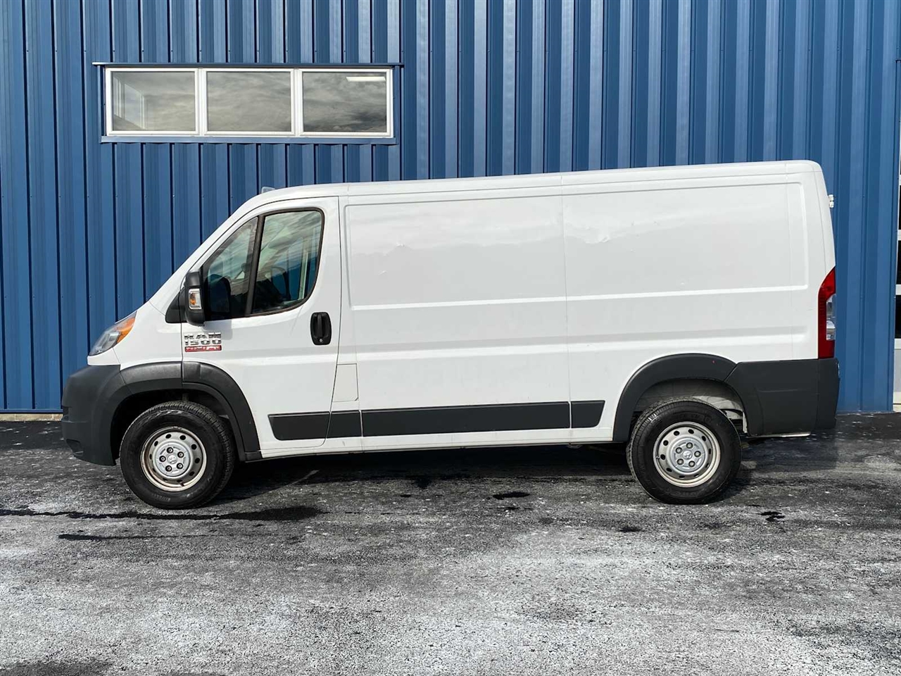 RAM Promaster 1500 Low Roof Tradesman 136-in. WB 2017
