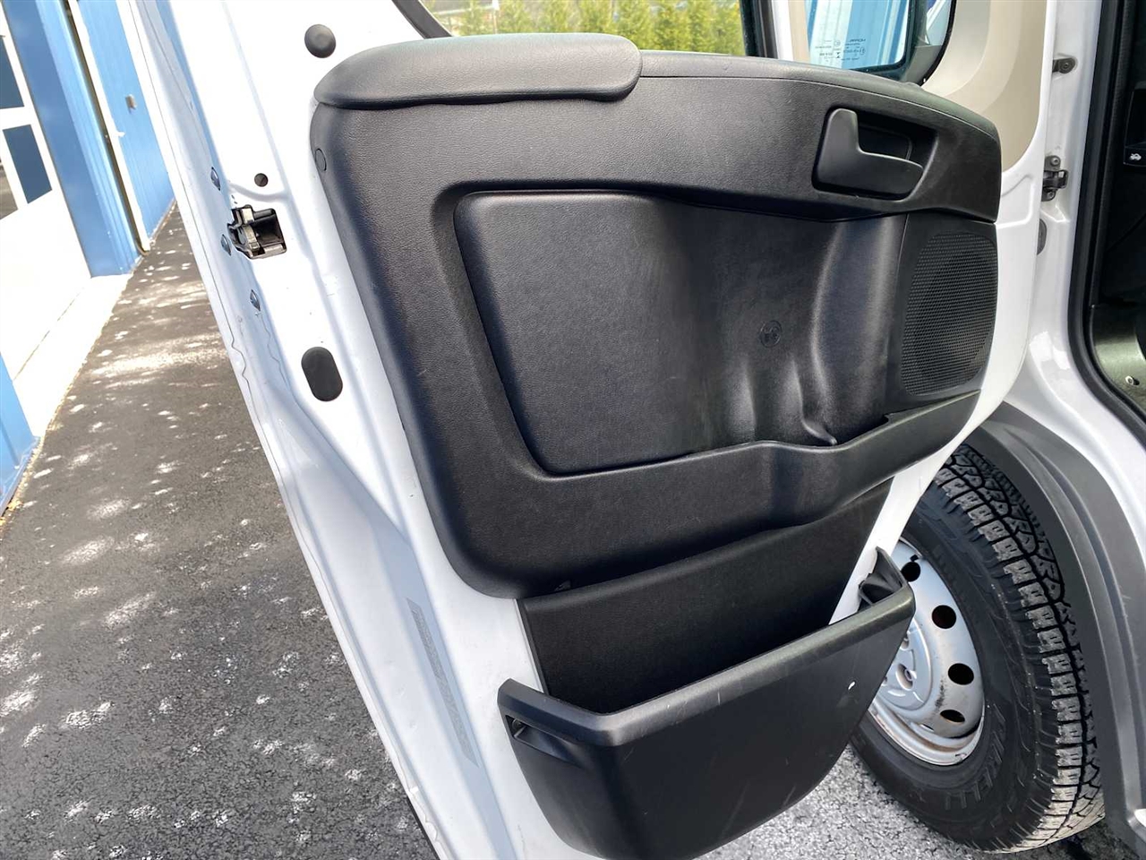 RAM Promaster 1500 Low Roof Tradesman 136-in. WB 2017