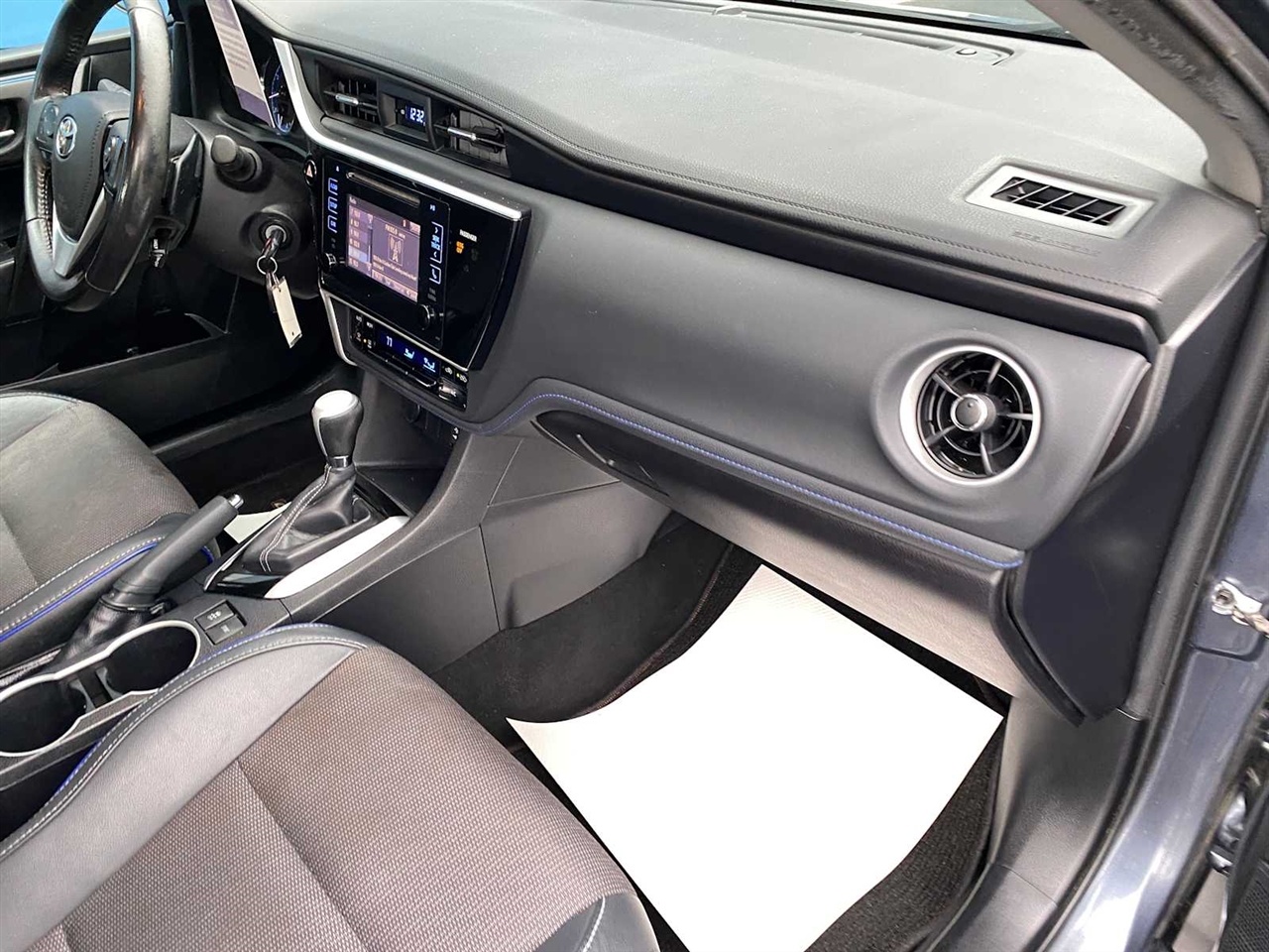 Toyota Corolla SE 4D Sedan 2017