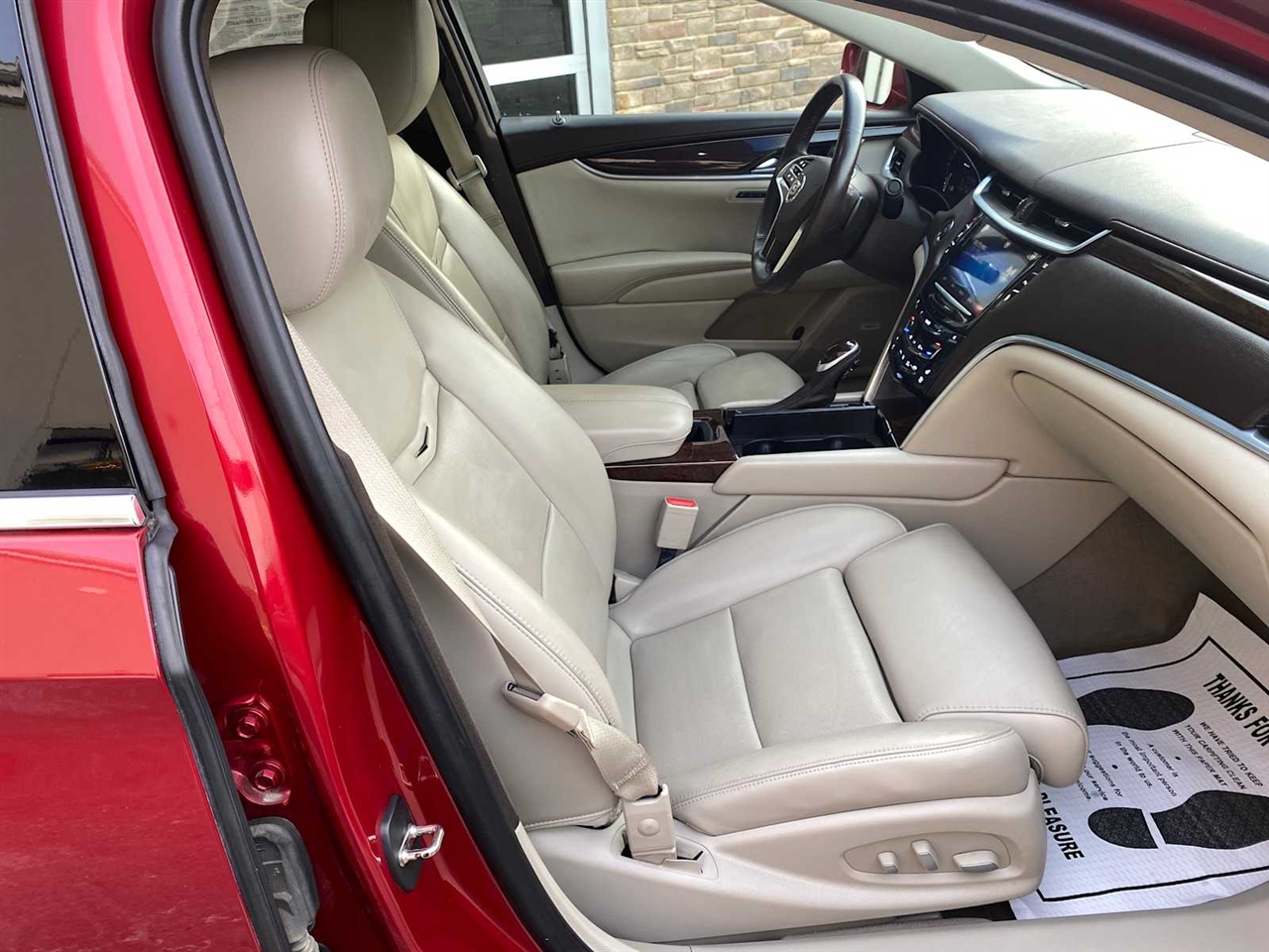 Cadillac XTS Luxury 2013