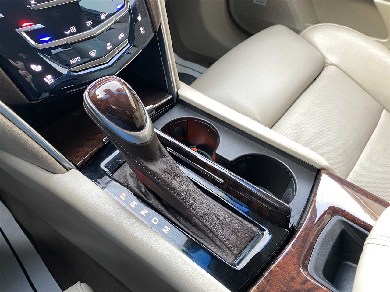 Cadillac XTS Luxury 2013