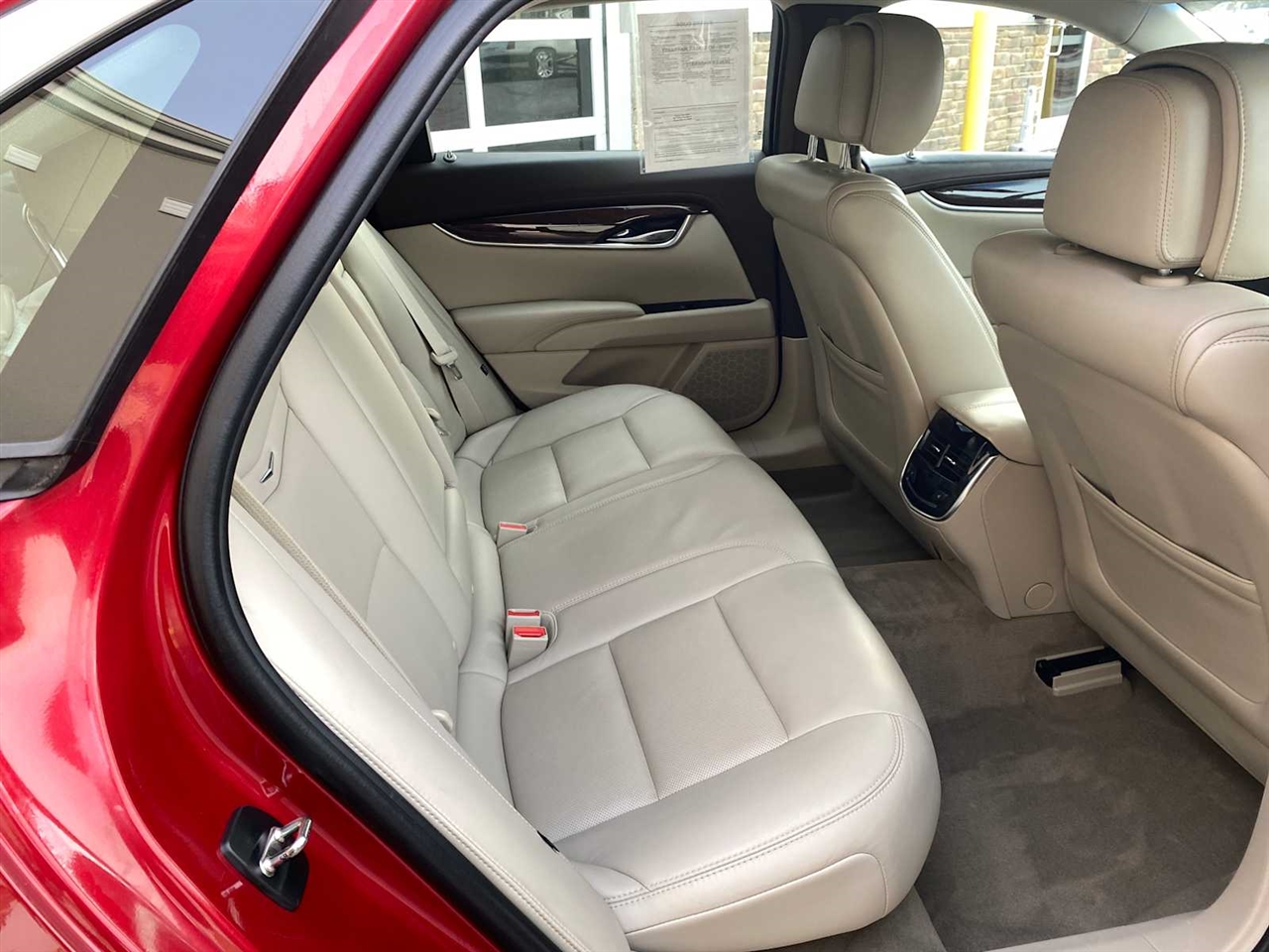 Cadillac XTS Luxury 2013