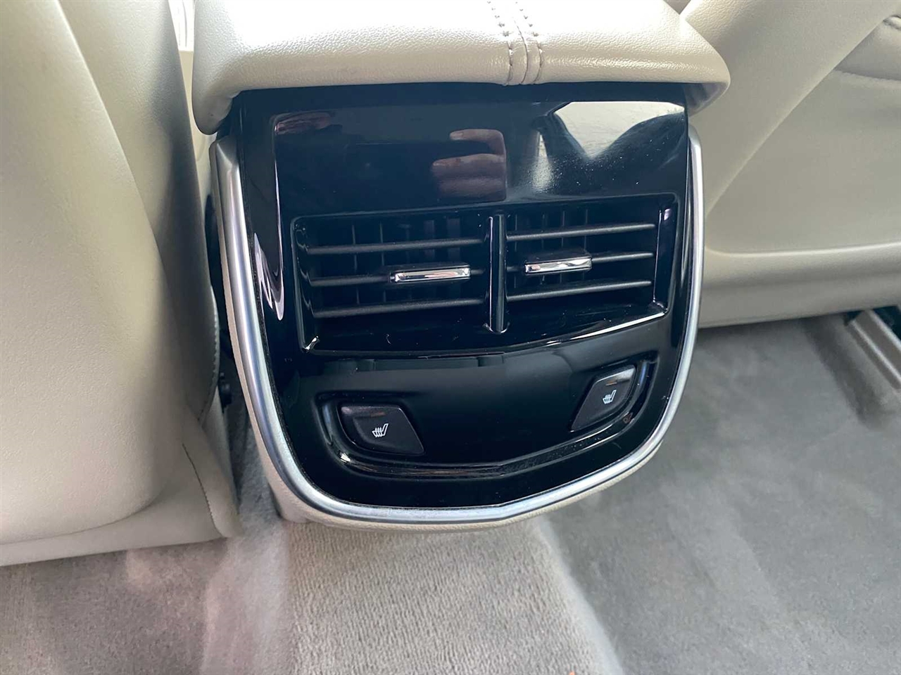 Cadillac XTS Luxury 2013