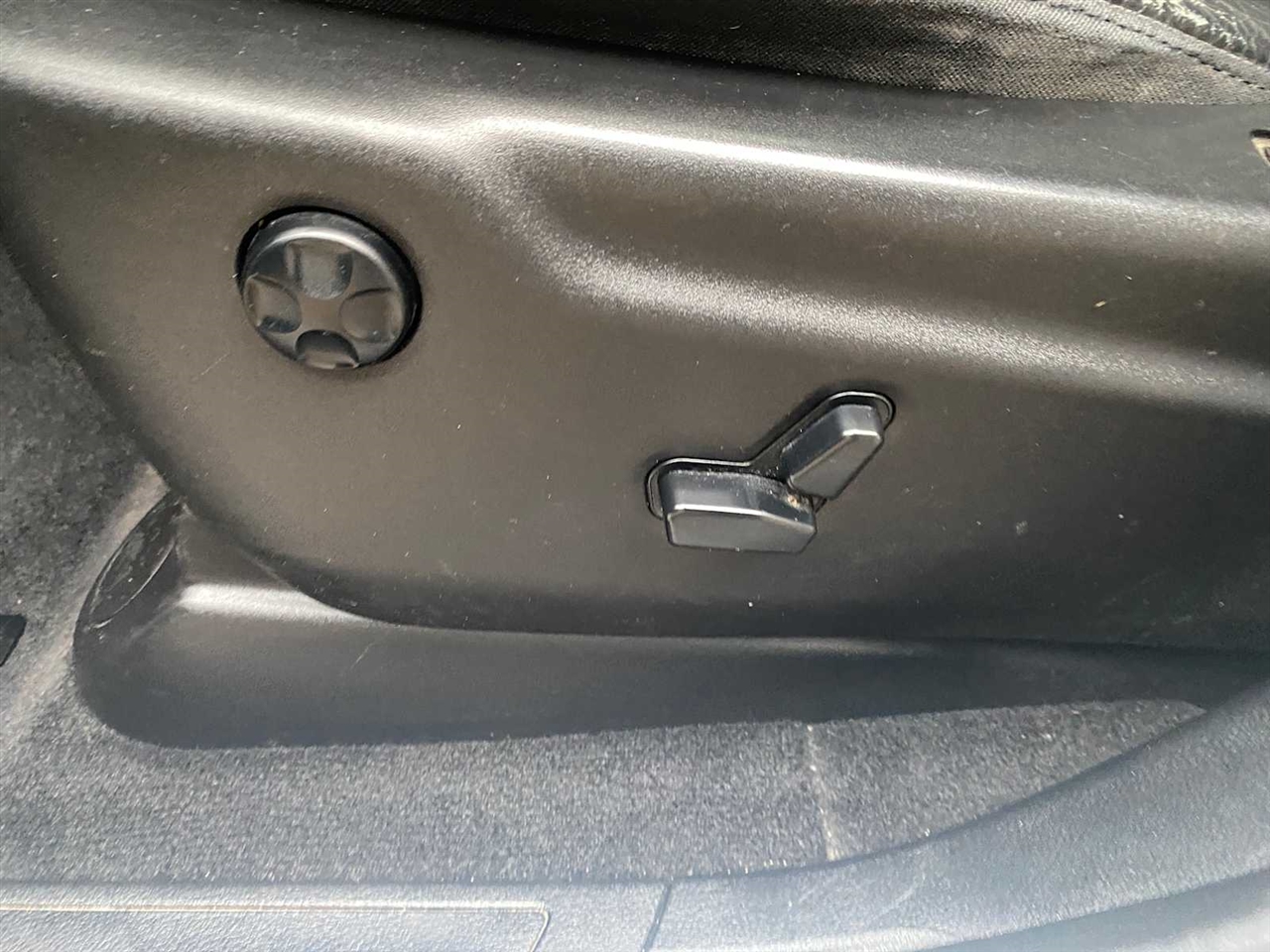 Jeep Grand Cherokee Laredo 4WD 2012