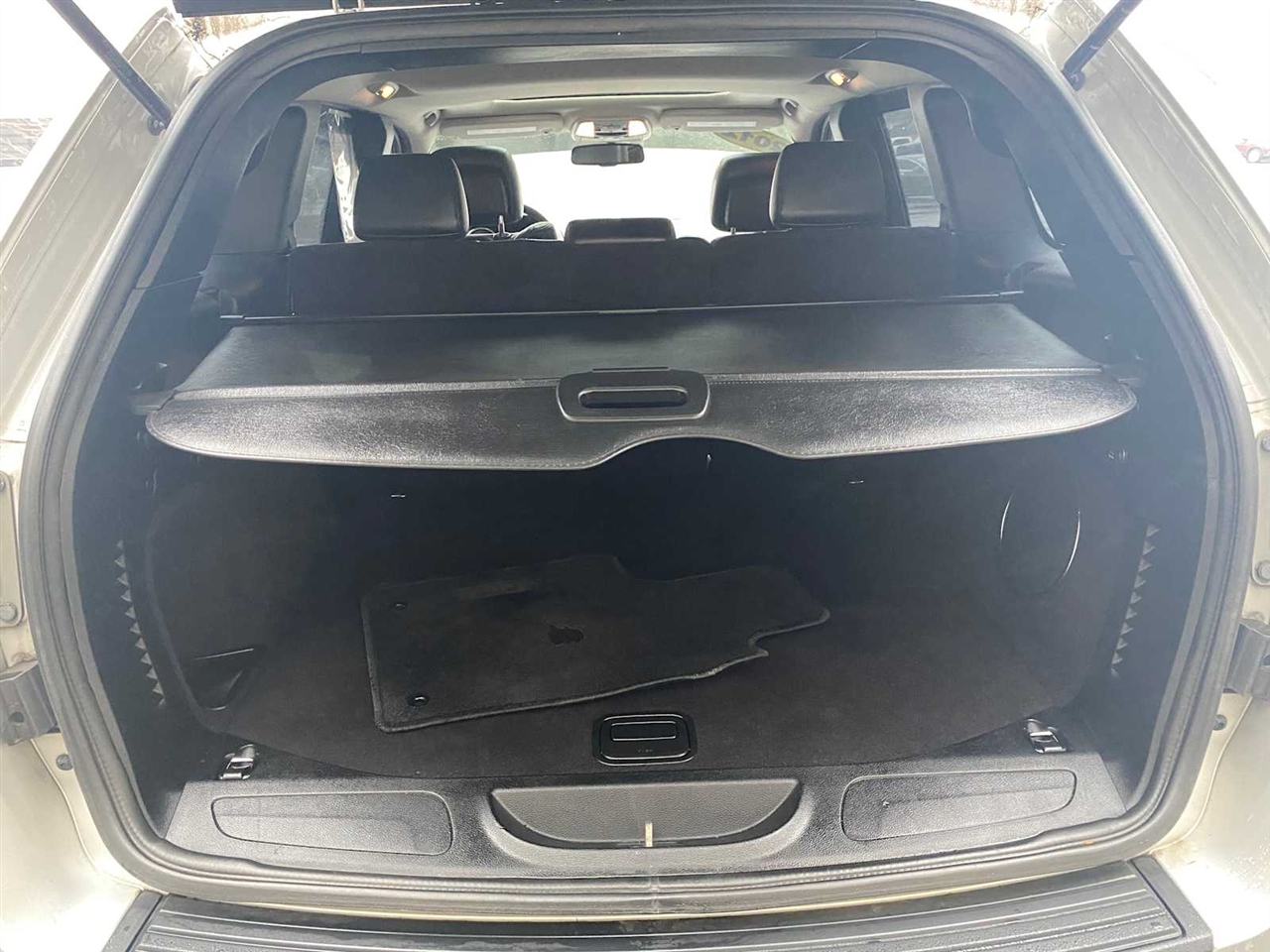 Jeep Grand Cherokee Laredo 4WD 2012