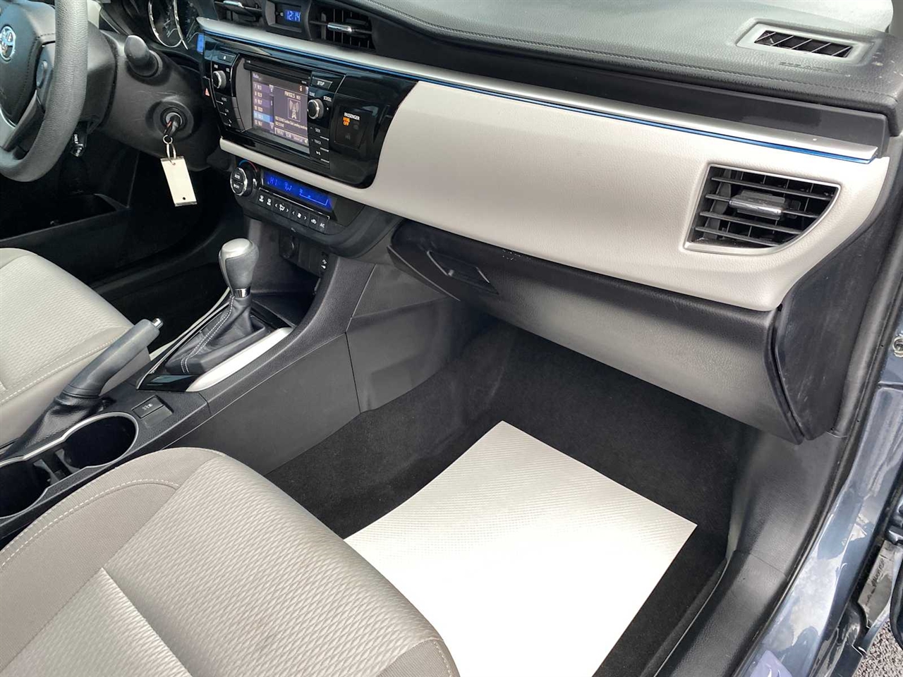 Toyota Corolla LE CVT 2015