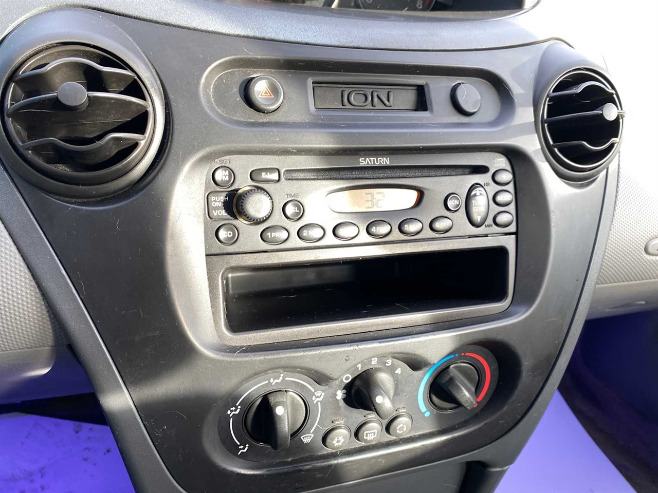 Saturn ION Sedan 1 2003