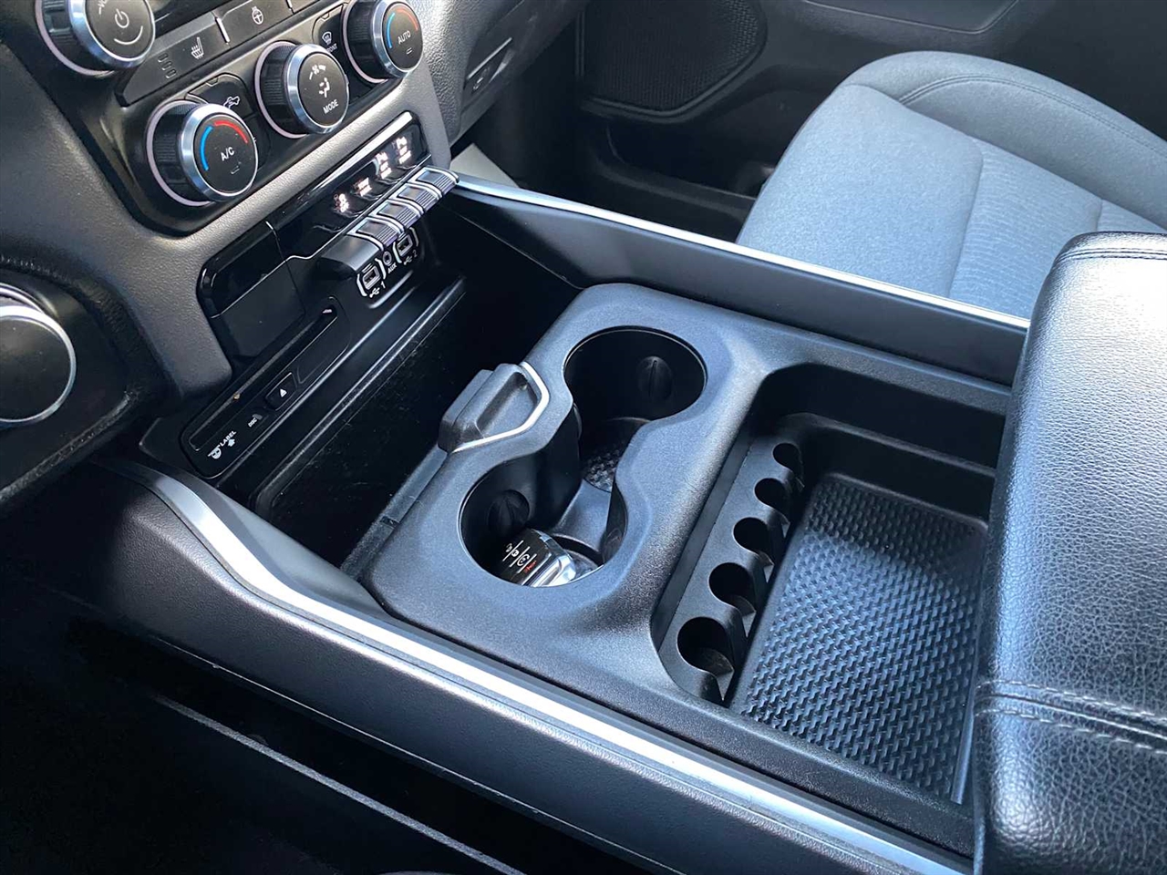 RAM 1500 Big Horn Quad Cab 4WD 2019