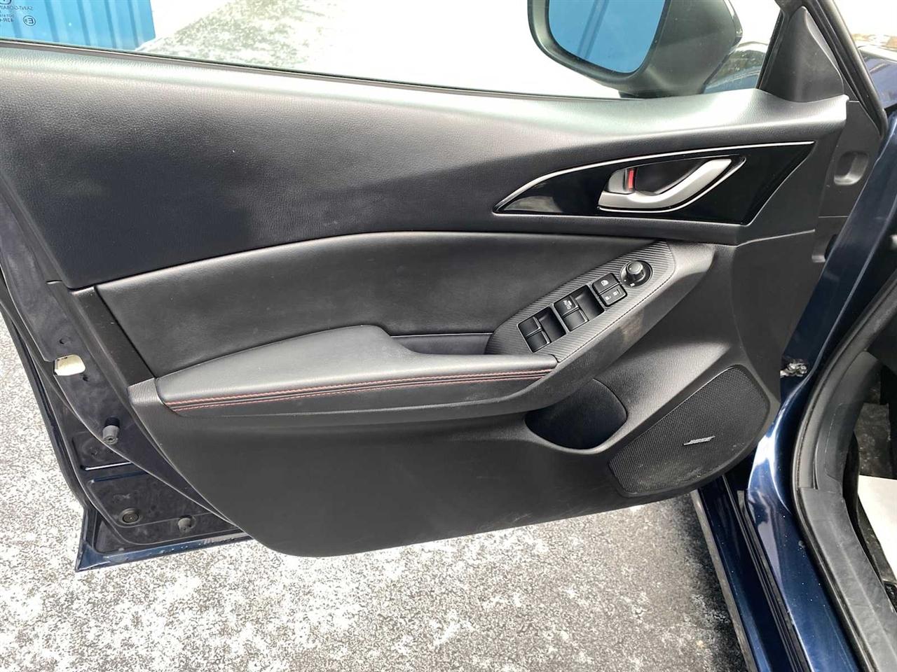 Mazda MAZDA3 i Grand Touring AT 5-Door 2015