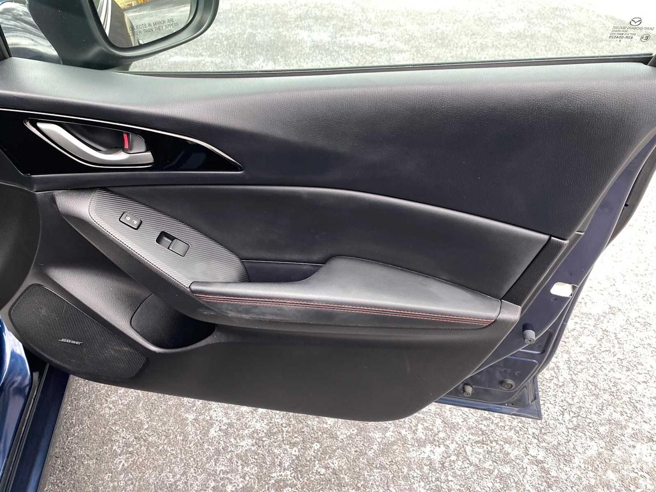 Mazda MAZDA3 i Grand Touring AT 5-Door 2015