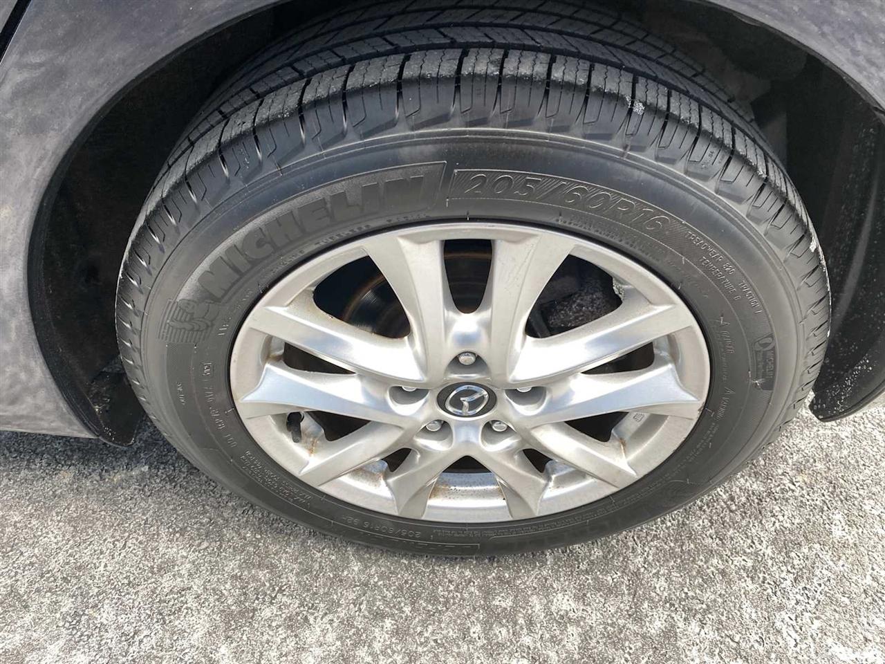 Mazda MAZDA3 i Grand Touring AT 5-Door 2015