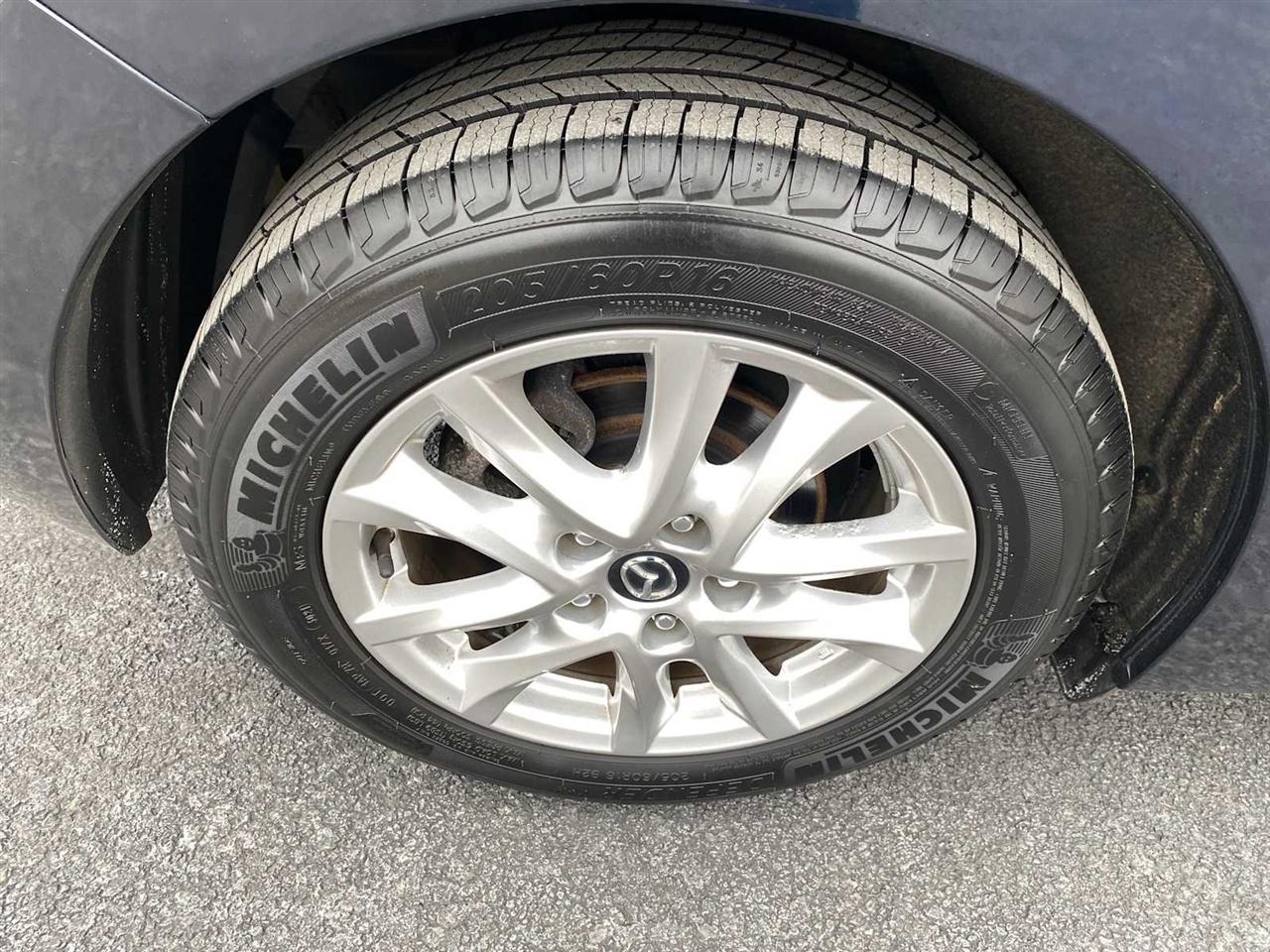 Mazda MAZDA3 i Grand Touring AT 5-Door 2015