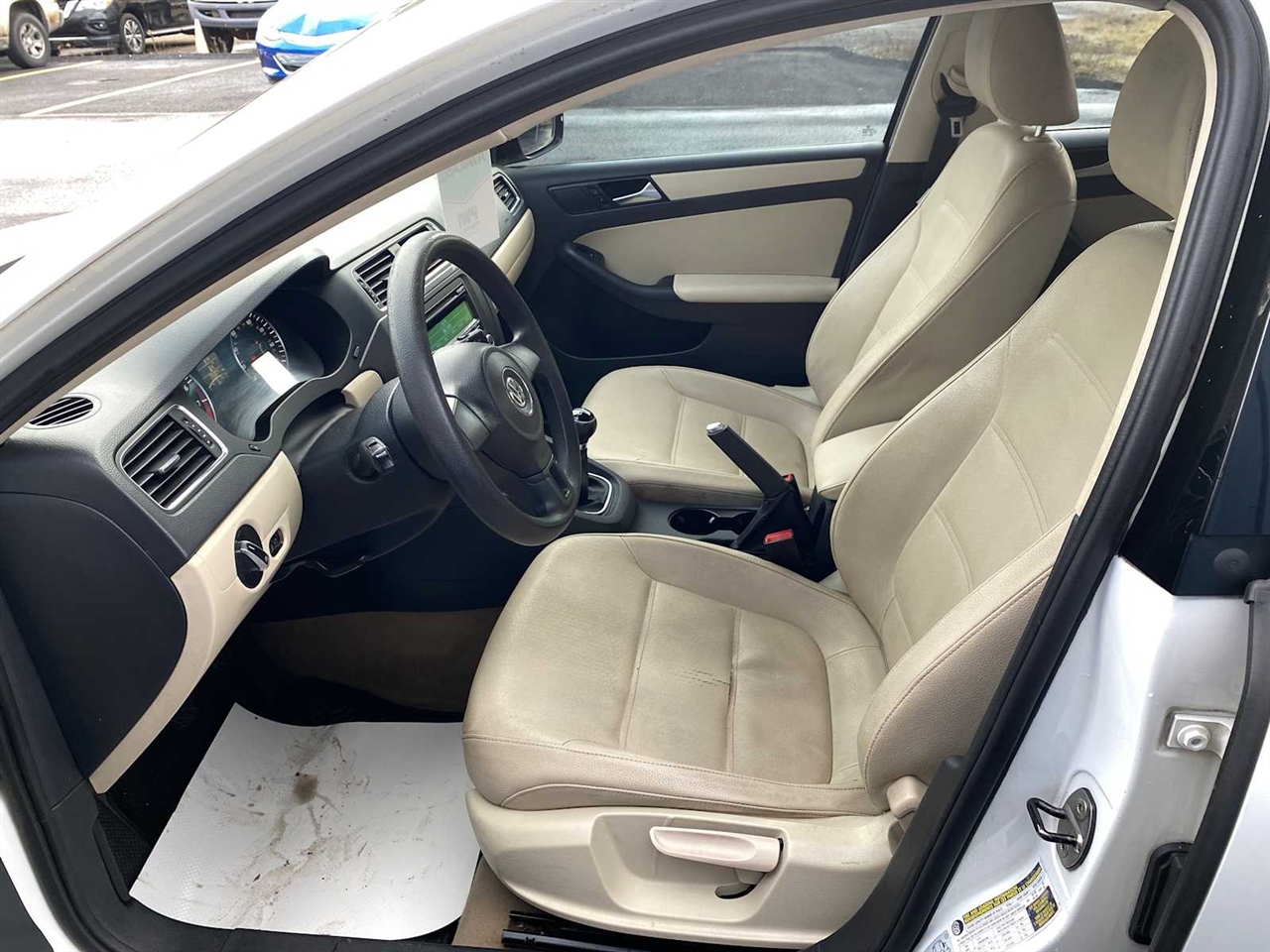 Volkswagen Jetta SE 4D Sedan 2012