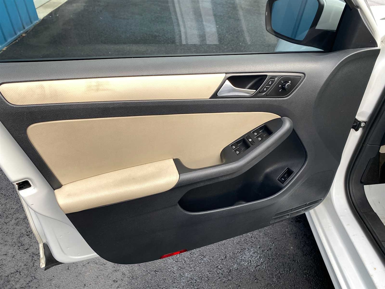 Volkswagen Jetta SE 4D Sedan 2012