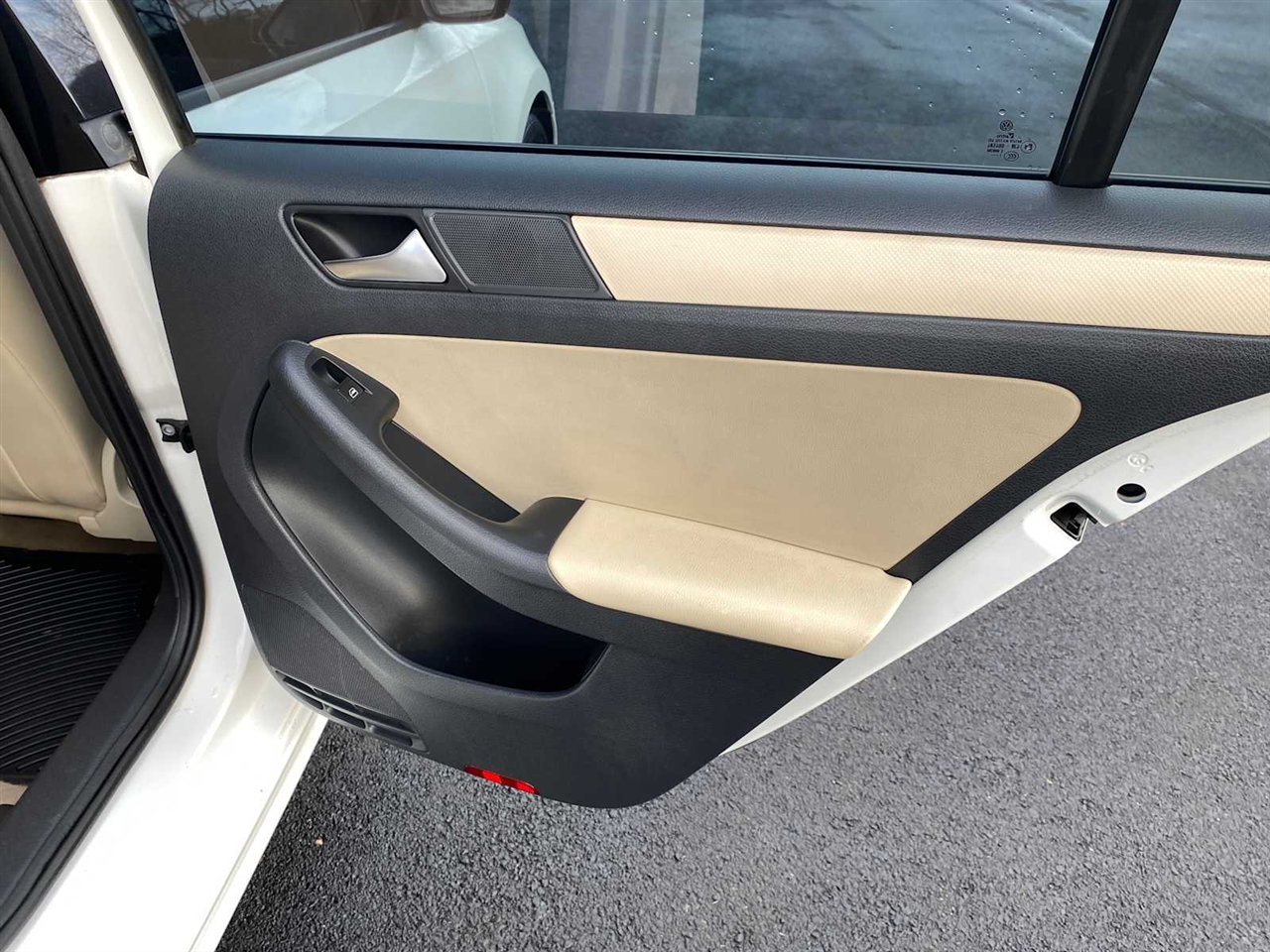 Volkswagen Jetta SE 4D Sedan 2012