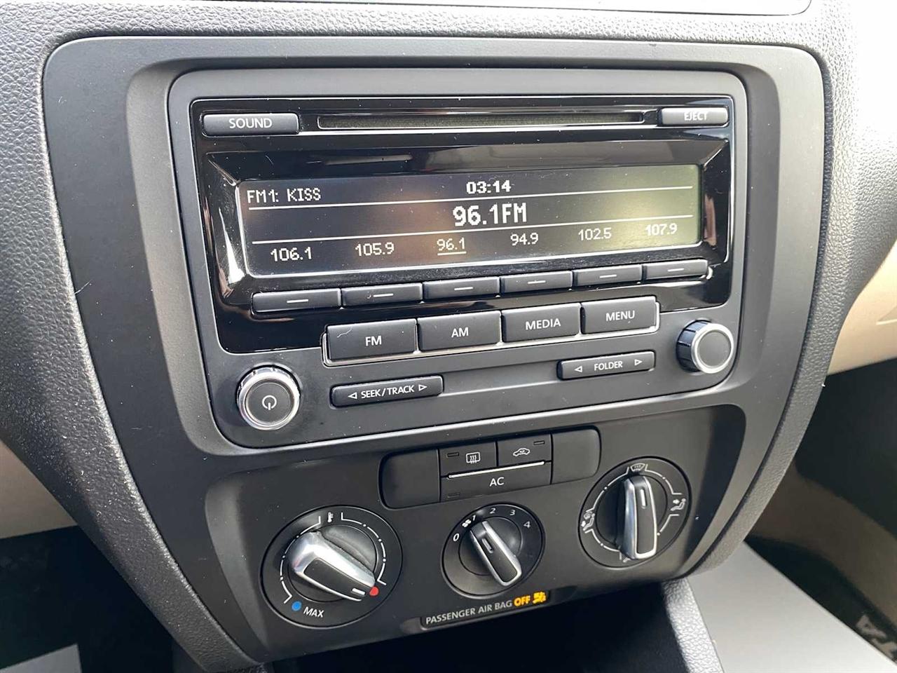 Volkswagen Jetta SE 4D Sedan 2012