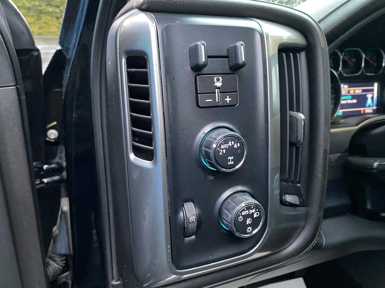 Chevrolet Silverado 1500 LTZ Crew Cab 4WD 2018