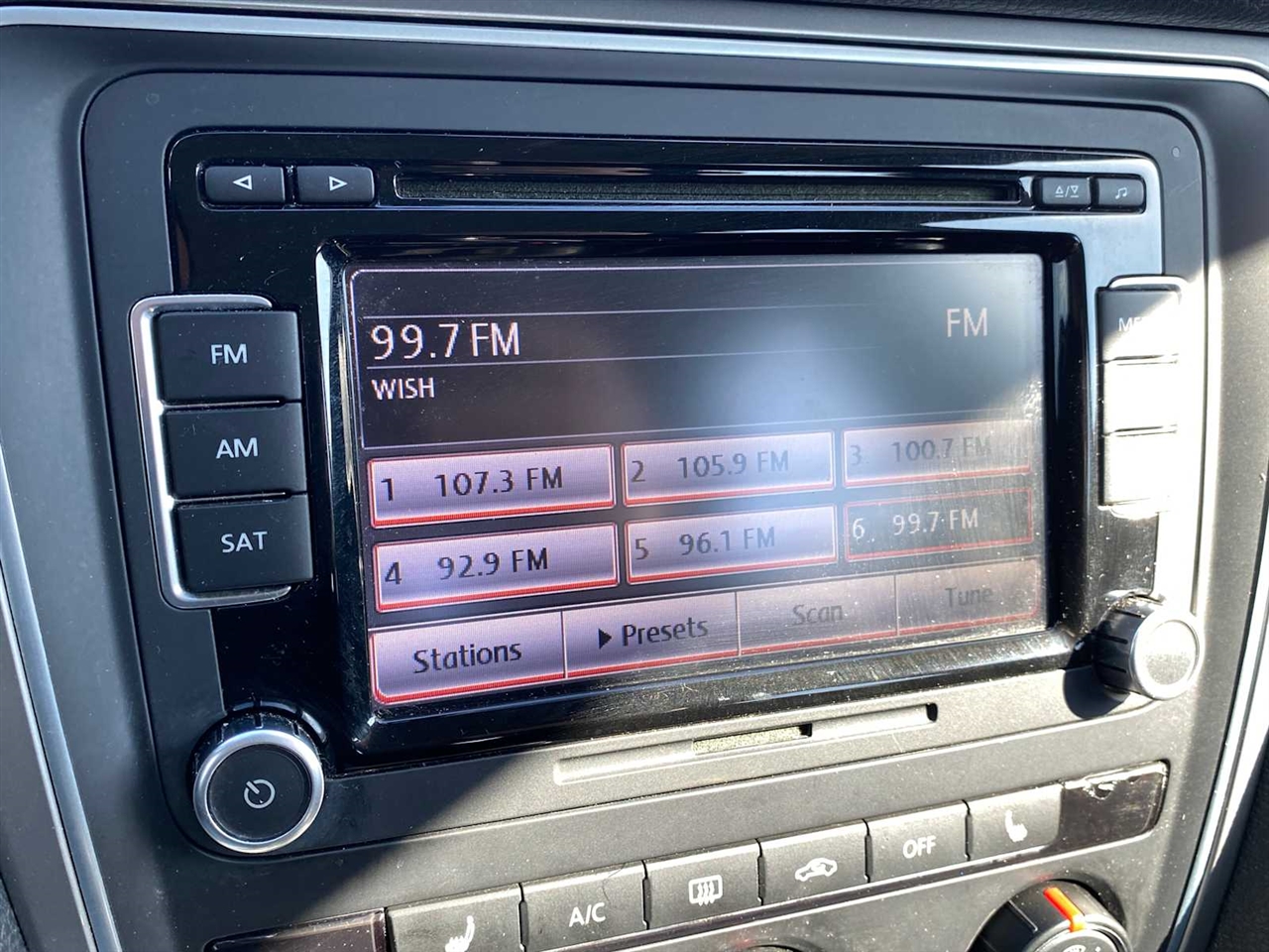 Volkswagen Passat 1.8T SE Auto 2015