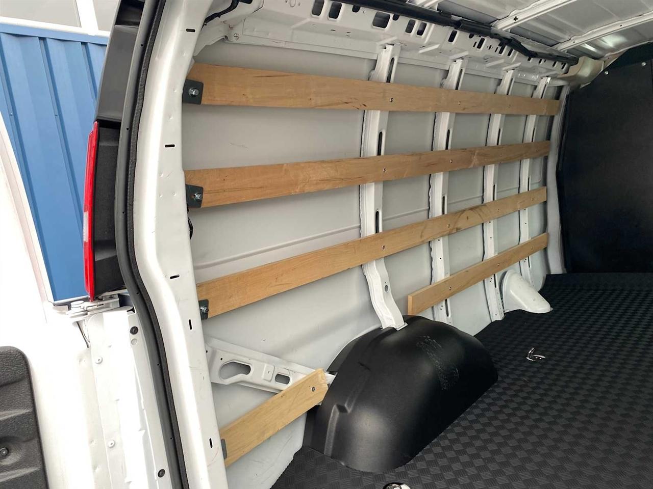 Chevrolet Express 2500 Cargo 2024