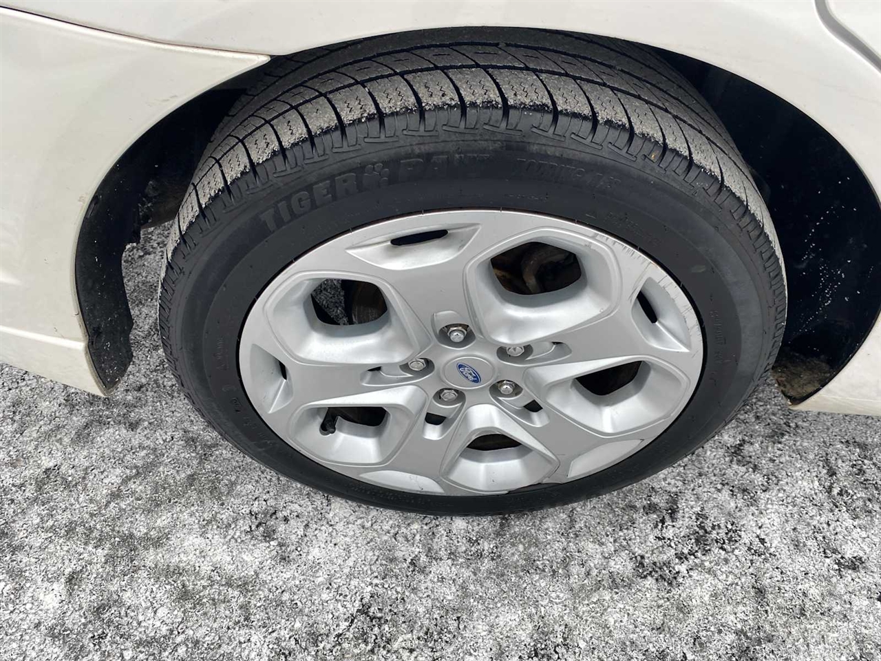 Ford Fusion I4 SE 2011