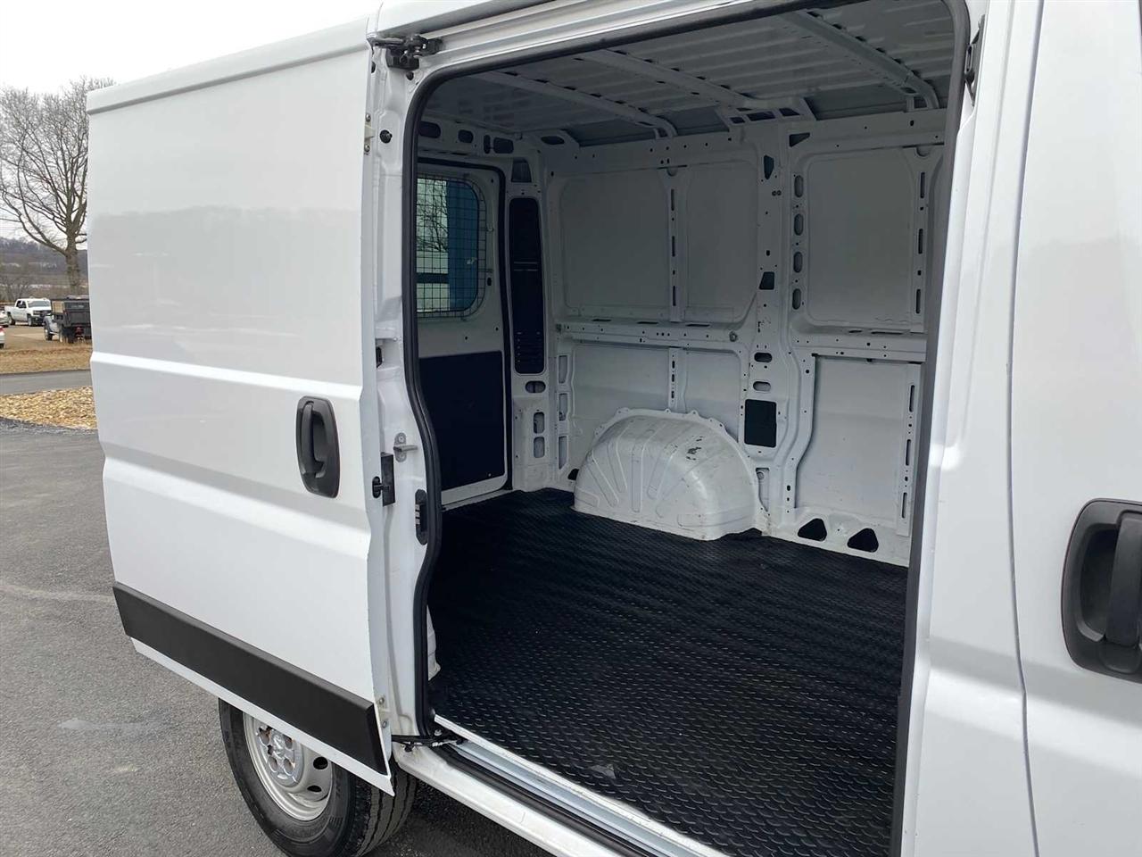 RAM Promaster 1500 Low Roof 118-in. WB 2021